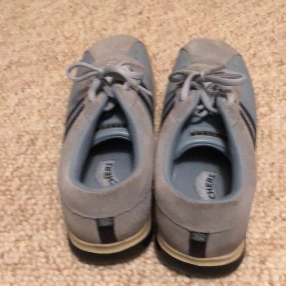 Used Sneakers - Picture 2 of 6